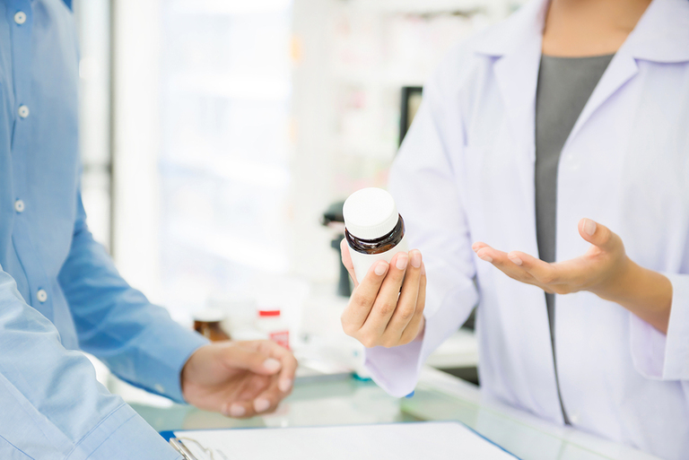 Ces formations accélérées en pharmacie qui menacent la santé publique