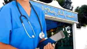 Une instruction pour payer les employés de santé d’ici fin 2025